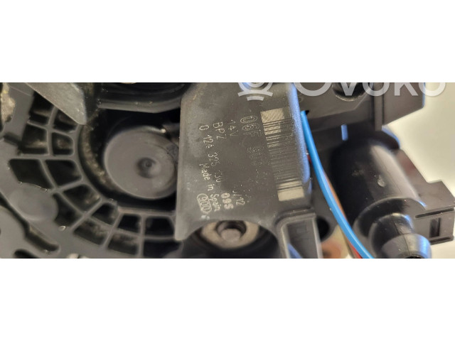 Генератор 06F903023D, 0124325130   Skoda Fabia Mk2 (5J)  