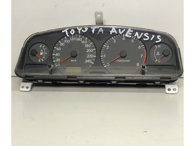 Přístrojová deska  Toyota Avensis T220 2002   