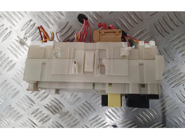 Блок предохранителей  243802061R   Renault Megane E-Tech    