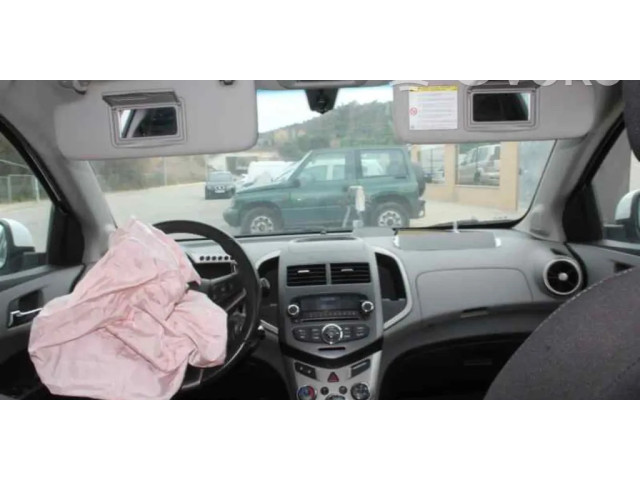 Моторчик заднего дворника     Chevrolet Astra