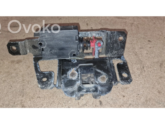 Zámek zadních dveří 51247057364   BMW 3 E46 2005