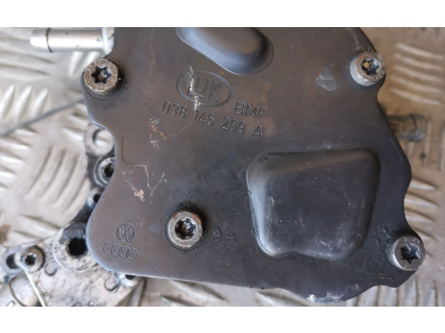 Vstřikovací čerpadlo 038145209A   Volkswagen PASSAT B5.5     