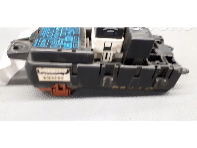 Блок предохранителей 2L040640   Mitsubishi Space Star    