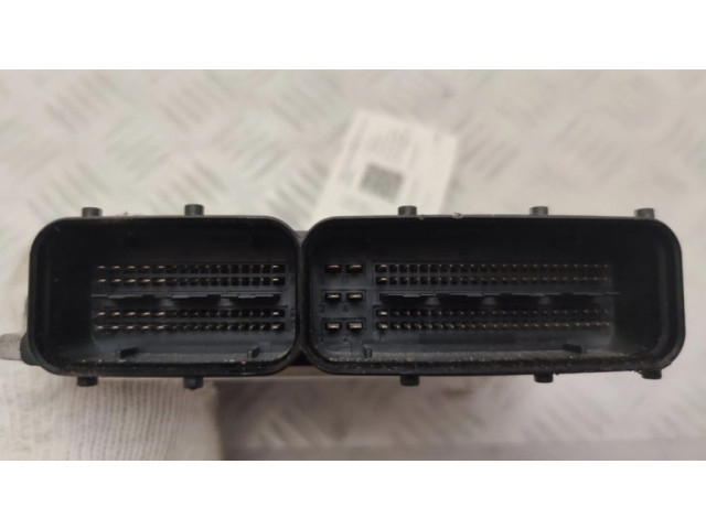 Řídící jednotka 03G906021PE   Volkswagen Caddy 2005