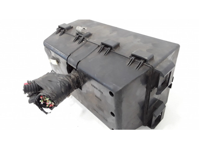Блок предохранителей 2M5T14A067BB, 518276100   Ford Focus    