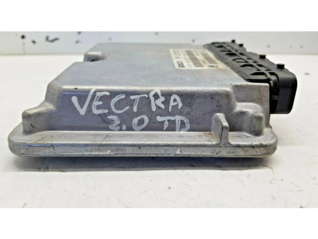 Блок управления двигателя 0281001631, nr1745   Opel Vectra B