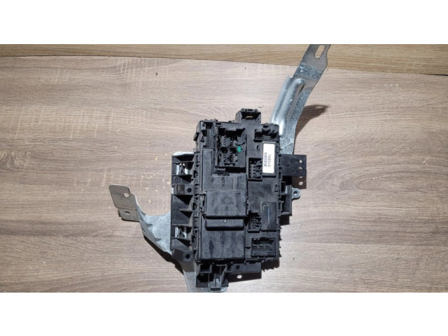   Pojistková skříňka FR3T15604   Ford Explorer 2016