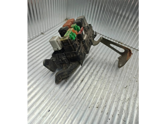   Pojistková skříňka 71543025, 71543024   Nissan Terrano 1997