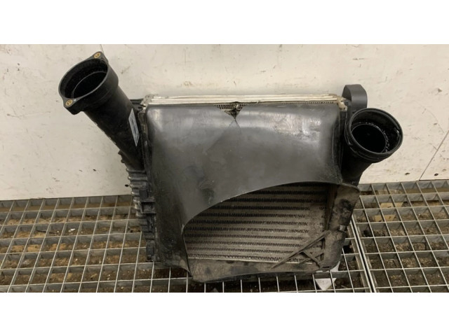 Интеркулер  7L6145803F   Volkswagen Touareg II 3.0