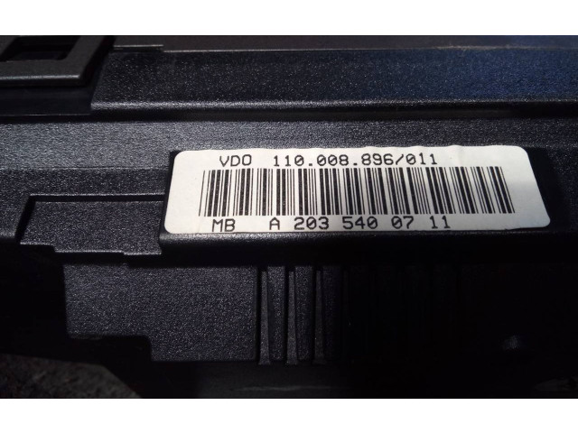 Přístrojová deska  Mercedes-Benz C W203 2003 A2035400711, 110008896  
