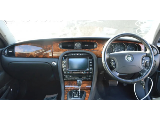 Vstřikovací lišta 4R8Q9D280AC   Jaguar XJ X350  pro naftový motor 2.7 AJD 