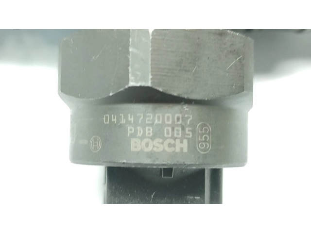 Vstřikovač 038130073F   Audi A4 S4 B5 8D  pro benzínový motor 2.8 AJM 