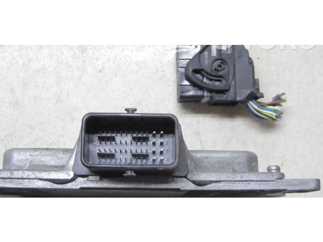 Блок управления коробкой передач EMU10-040N   Nissan Juke I F15