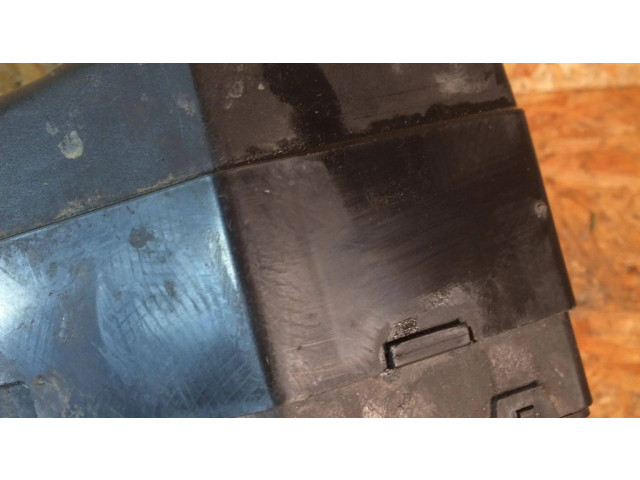   Pojistková skříňka 30859714, 72541985   Volvo S40, V40 2002