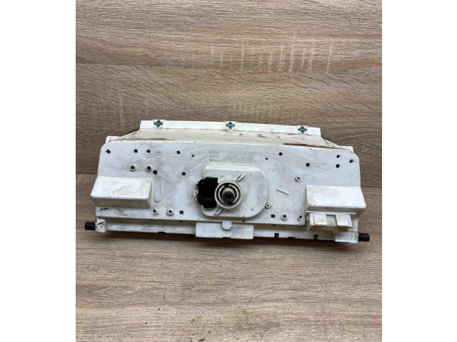 Přístrojová deska  Volkswagen PASSAT B3 1988 357919033R, EU  