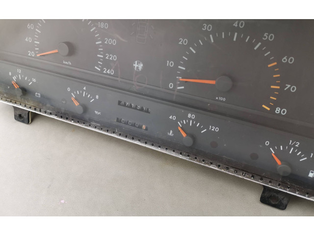 Přístrojová deska  Alfa Romeo 164 1991   