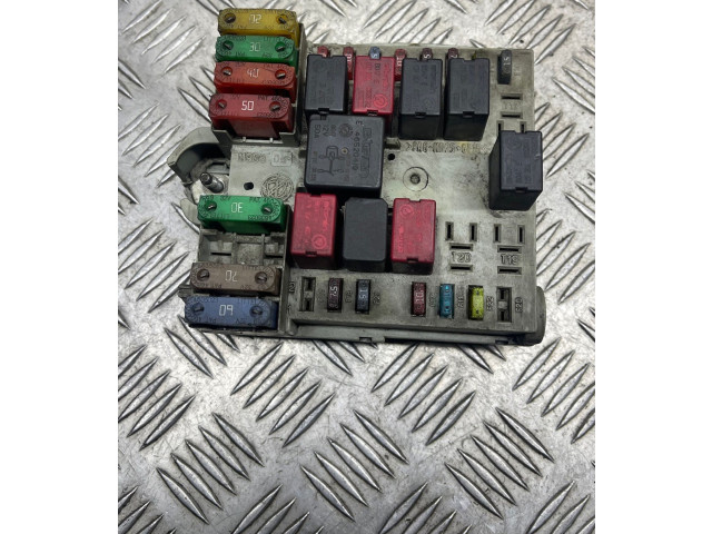 Блок предохранителей 57657, 51773289   Fiat Stilo 2002
