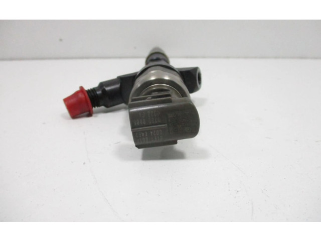 Vstřikovač 236700G010   Toyota Avensis T250     
