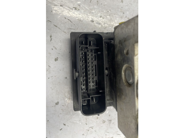 Jednotka ABS 8200963331   Renault Trafic II (X83) 2014