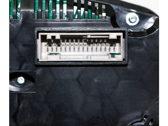 Панель приборов 8R0920981N   Audi Q5 SQ5       
