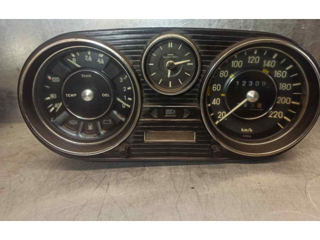 Přístrojová deska  Mercedes-Benz E AMG W210 1974 W08625, VDO  