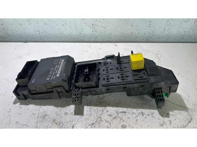   Pojistková skříňka 13181984, 518777206   Opel Vectra C 2003