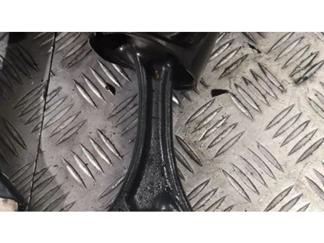 Píst 0830923   Mercedes-Benz C W204  pro naftový motor 0.0  