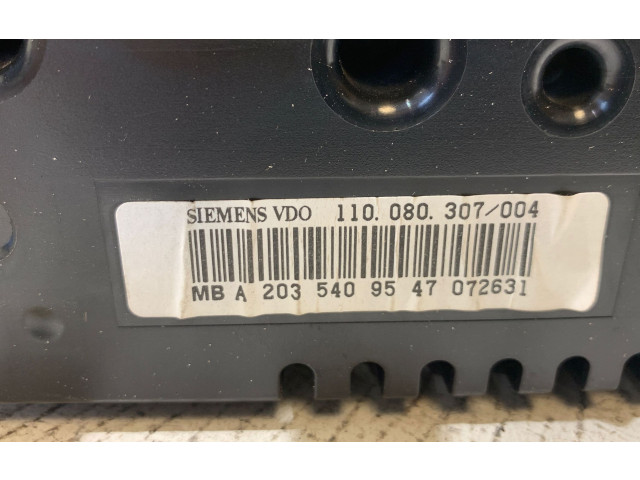 Přístrojová deska  Mercedes-Benz C W203 2004 A2035409547, 110080307004  
