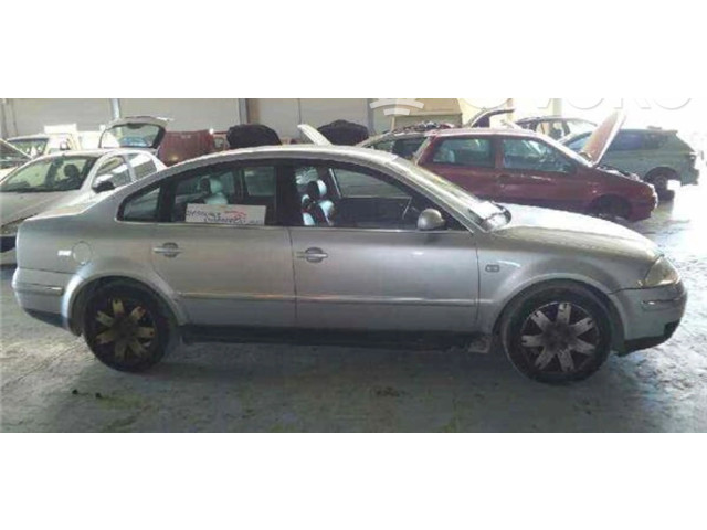 Zpětné zrcátko  Volkswagen Passat Alltrack 2002    