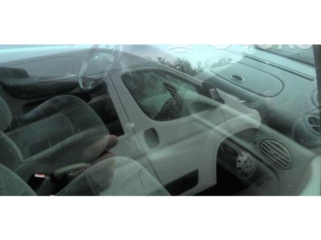 Дисплей    8200028364   Renault Scenic I