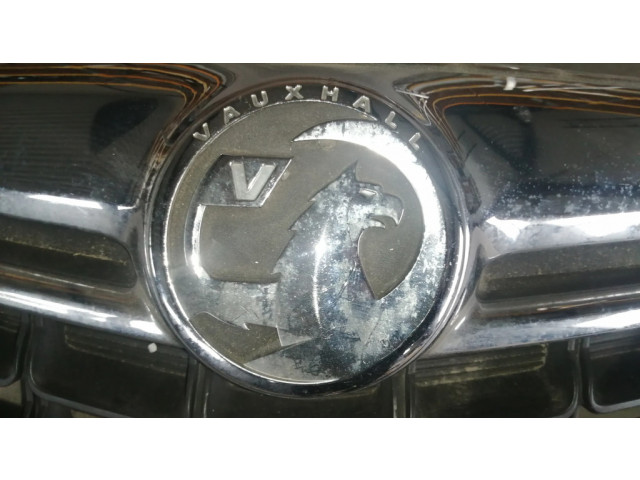 Верхняя решётка Buick Encore I 2012-2019 года 95391786      