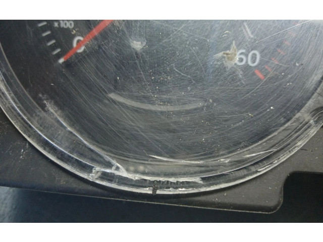 Панель приборов V0018000   Volkswagen PASSAT       
