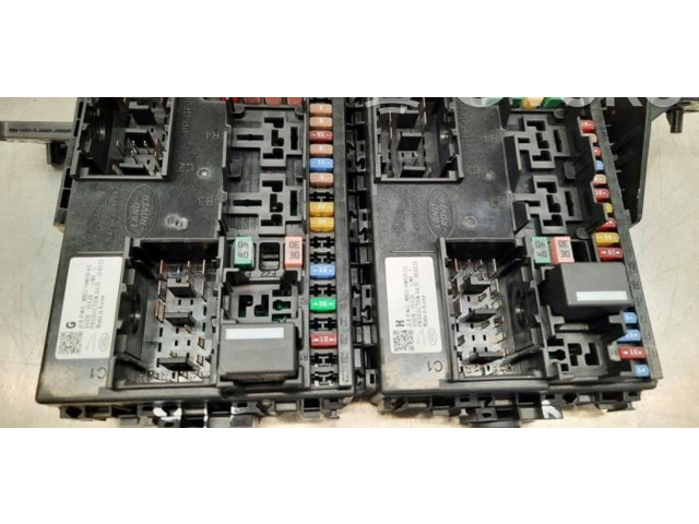 Блок предохранителей  M8E214N030CC   Land Rover Range Rover Sport L461    