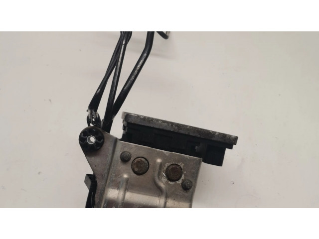 Jednotka ABS 6889214   BMW 7 G11 G12 2018