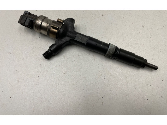 Форсунка 2367030030, 04F06265    Toyota Hilux (AN10, AN20, AN30)   