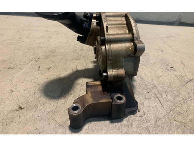 Масляный насос 03C115105Q   Volkswagen  Golf VI  2008 - 2013 года