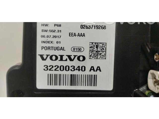 Přístrojová deska  Volvo XC90  32200340  