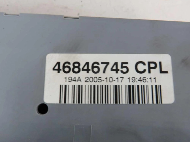 Блок предохранителей  46846746, 46846745   Fiat Croma    
