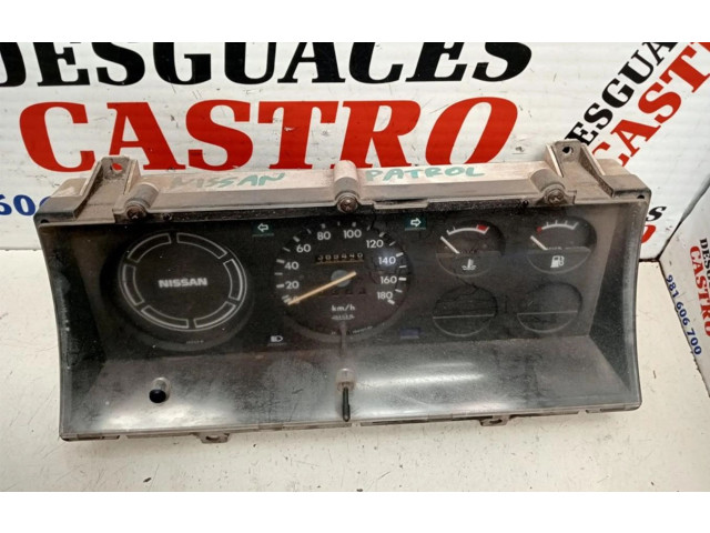 Přístrojová deska  Nissan Patrol Y60  19547601  