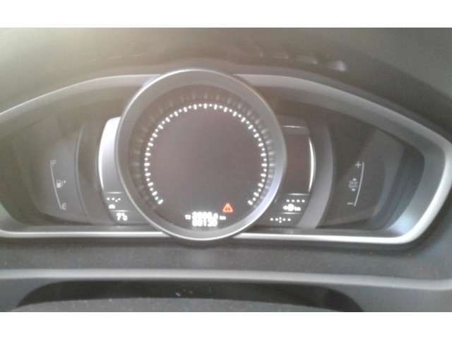 Панель приборов 36011405, 31433515   Volvo V40       