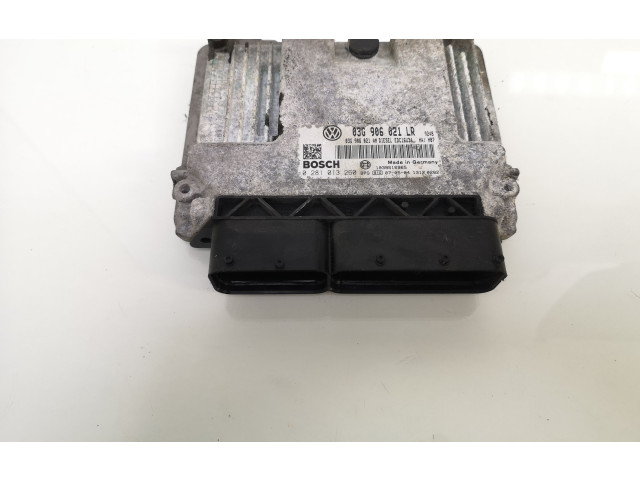 Řídící jednotka 03G906021LR, 0281013260   Volkswagen PASSAT B6 2006