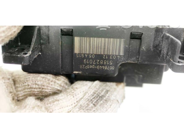   Pojistková skříňka 8678449, 518827019   Volvo XC70 2001