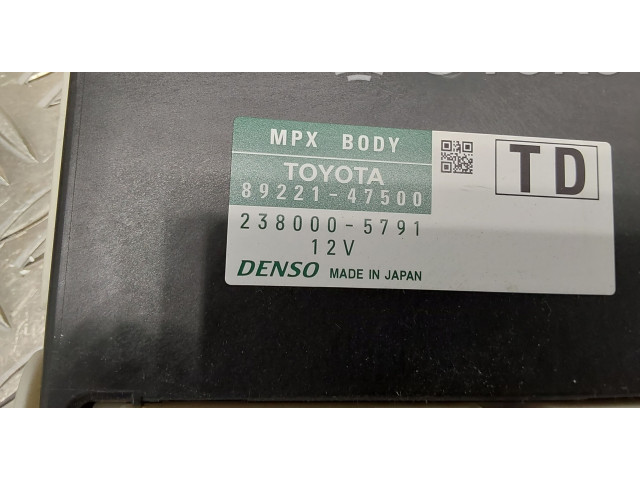   Pojistková skříňka 8264171010   Toyota Prius+ (ZVW40) 2013