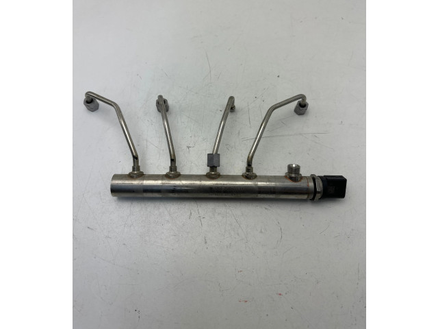 Vstřikovací lišta 7585411   BMW 2 F22 F23  pro benzínový motor 2.0 N20B20 