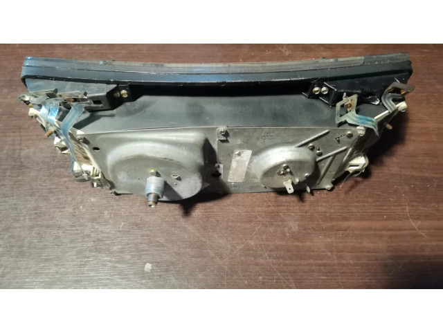 Přístrojová deska  BMW 5 E12 1980 1366350, 1354333  