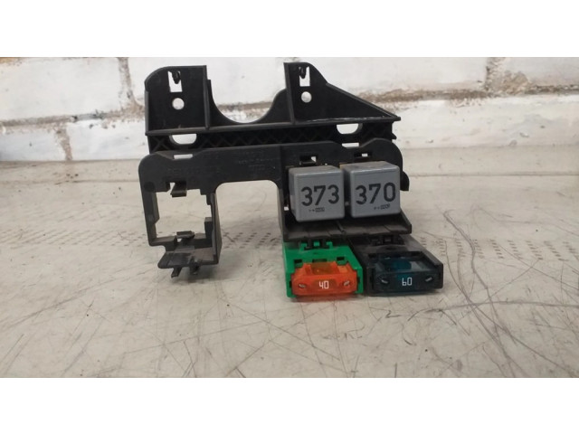 Блок предохранителей  8E1937503   Audi A4 S4 B6 8E 8H    