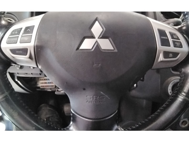 Подушка безопасности пассажира    Mitsubishi Colt