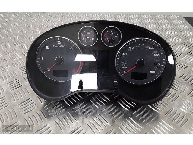 Pojistková skříňka Спидометр (приборный щиток) 8P0920983   Audi A3 S3 A3 Sportback 8P 2011