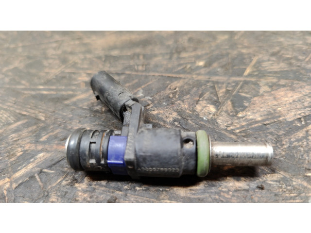 Vstřikovač A0000789023   Mercedes-Benz A W169  pro benzínový motor 1.7  