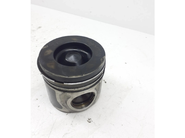 Píst 234104A920   Hyundai H-1, Starex, Satellite  pro naftový motor 2.5 D4CB 